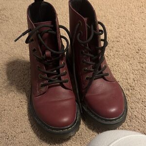 Dr. martens : size 6- Stylish Burgundy Combat Boots